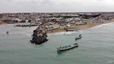 Houthi Forces Target Ship Southwest of Hudaydah