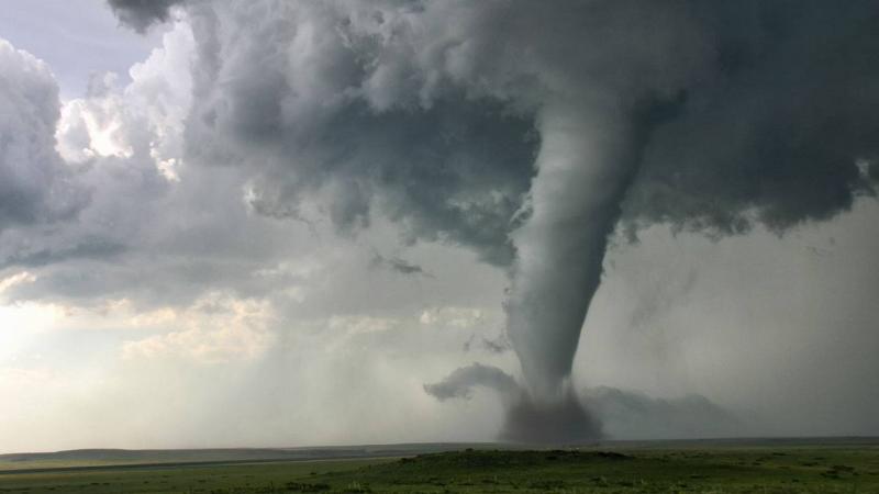 Video: 70 Powerful Tornadoes Hit Central America!