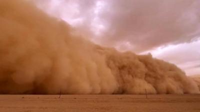 Saudi Arabia: Heavy Storm Topples Electricity Towers in Hafr Al-Batin (Video)