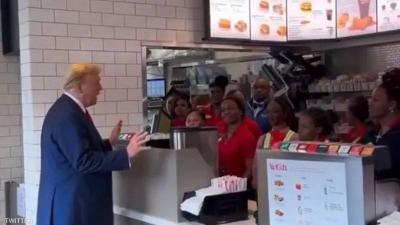 Trump Surprises Fast Food Restaurant with 30 Drink Order