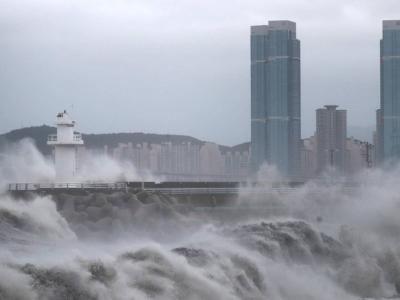 Severe Rain Causes Power Outages and Flight Cancellations in South Korea