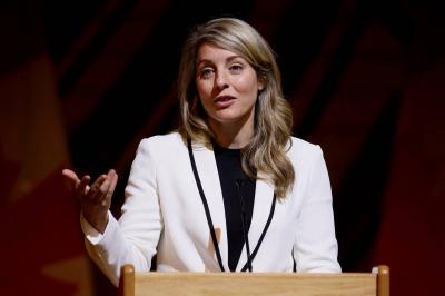 Canadian Foreign Minister: Arms Export Freeze to Israel Continues