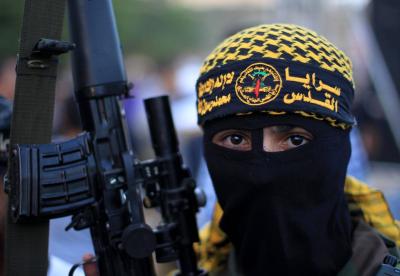 Title: "Saraiya Al-Quds" Broadcasts Footage of Rocket Attacks on Israeli Military Sites