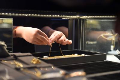 Lebanese Security Arrests Sisters Selling Fake Gold