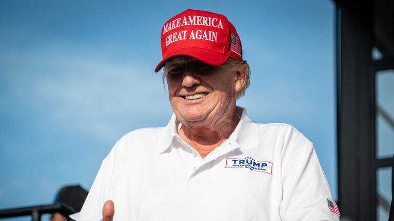Trump Entertains Audience with Dance Moves at Golf Course