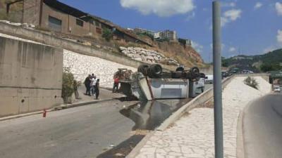 Injured Due to Truck Overturning on the Road Adjacent to the Metn Highway