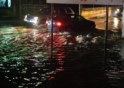 Video - Floods Overwhelm the Roads in Jounieh, Zouk, and Khaldeh