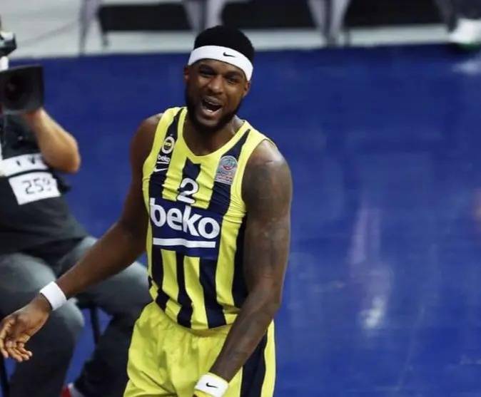 Beirut First Announces Signing of Johnny Hamilton