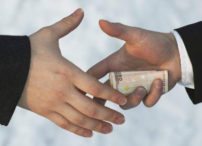 Russia Detains Defense Ministry Employee in Bribery Case