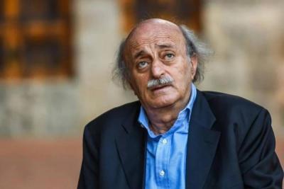 Jumblatt Visits Hariri in Paris, Inquiring About His Health