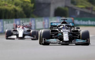Ricciardo Fastest in First Free Practice Session in Bahrain