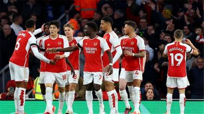 Arsenal Crushes Chelsea and Tops the Premier League