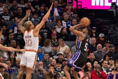 Kings Defeat Spurs in NBA