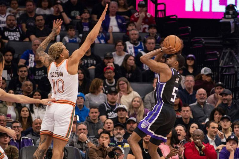 Kings Defeat Spurs in NBA