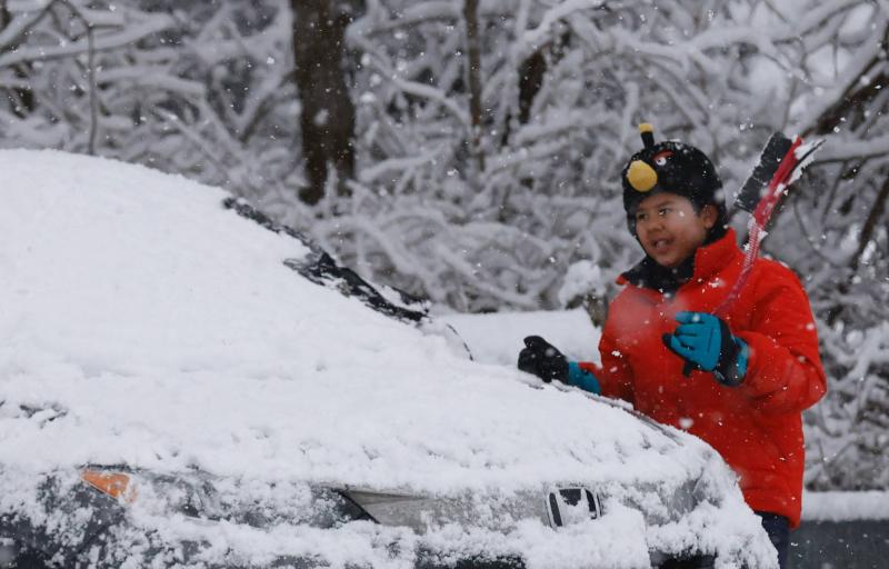 Snow Isolates Northeastern United States