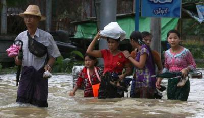 Cyclone Mocha Floods Coastal City in Myanmar... Authorities Evacuate Residents