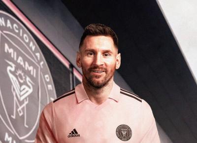 Messi Scores Winning Goal with Free Kick in His First Match