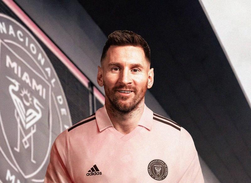 Messi Scores Winning Goal with Free Kick in His First Match