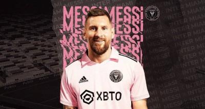 Messi's Personal Bodyguard Stays Close Even During Matches