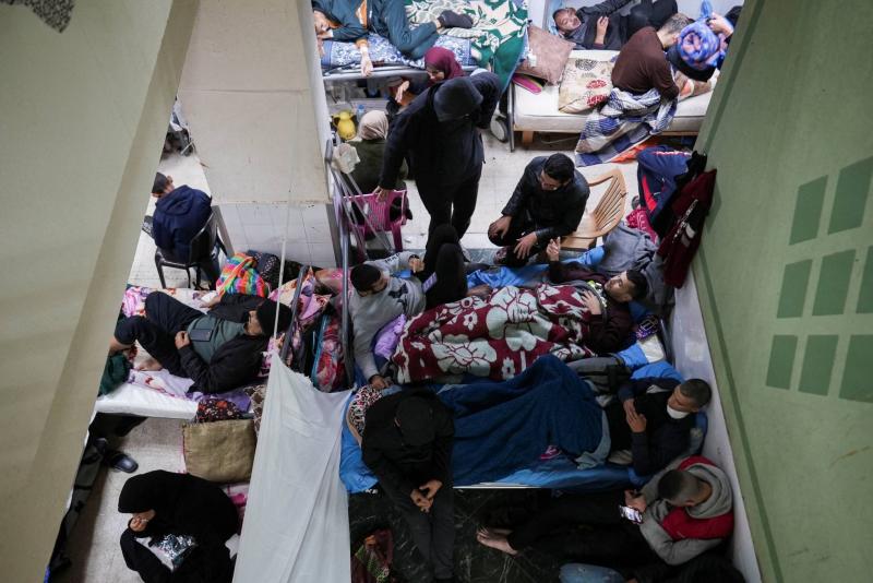 Hospitals in Gaza: Patients Flee Amidst Healthcare System Collapse