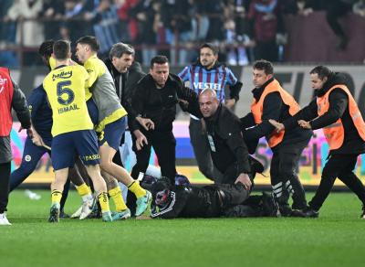 Title: Video: Stadium in Turkish League Turns into Wrestling Ring
