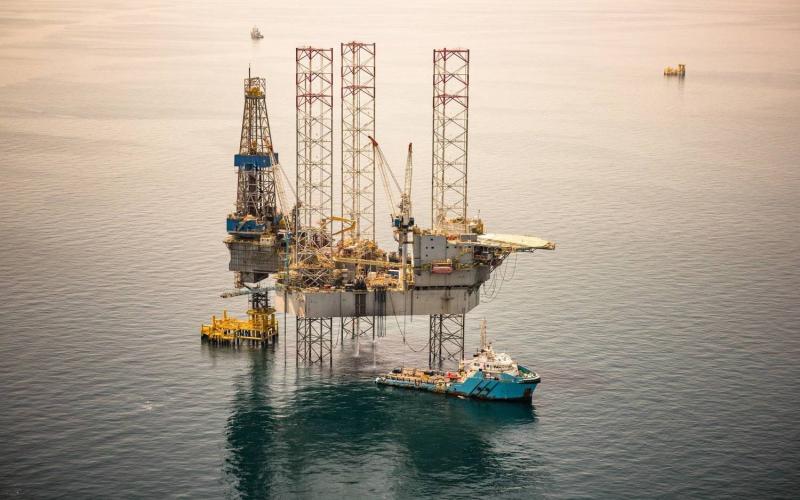 Experts: Saudi Arabia Plans to Continue Oil Production Cut