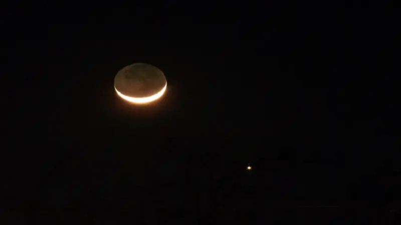 Cosmic Kiss Between Jupiter and the Moon on Valentine's Day?