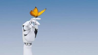 Flying Robot Powered by Wind and Light