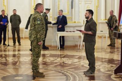 What is Happening Between Zelensky and His Army Commander?