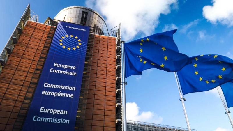 European Commission Transfers Aid to Kyiv