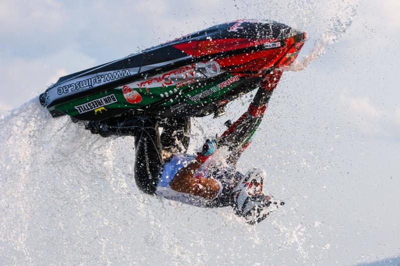 Rashed Al-Mulla Wins the First Round of the Jet Ski Championship