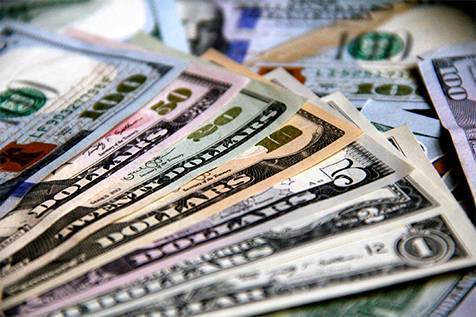 Yen Rises and Dollar Falls After Financial Market Stabilization