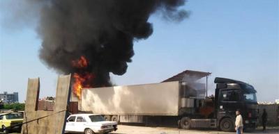 Video - Pickup Truck Loaded with Motorcycles Catches Fire on Airport Highway
