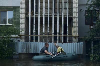 Collapse of Kakhovka Dam... Dozens Dead and Thousands Evacuated