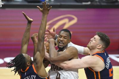 Fox Shines in Playoff Debut