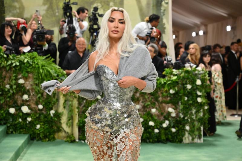 Digital Attacks on Celebrity Silence Regarding Gaza
