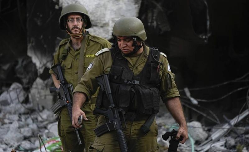 Title: Israeli Officer Injured in Northern Gaza