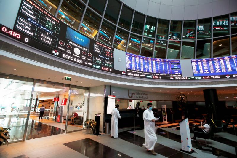 UAE Stocks Decline Amid Falling Oil Prices