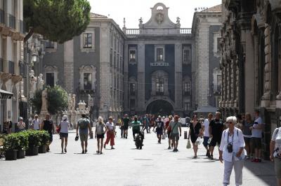 Crime Shakes Italy: 7 Egyptians Assault a Young Girl in a Public Park