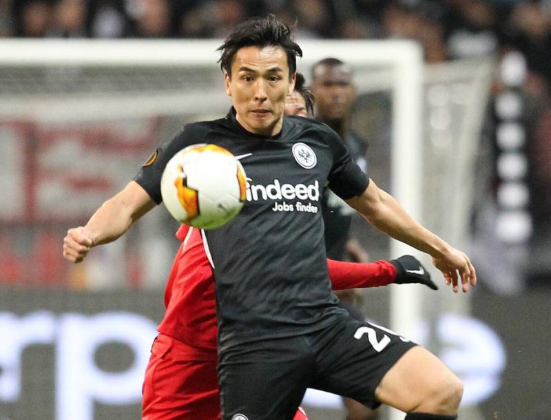 Japanese Player Hasebe Extends Contract with Eintracht