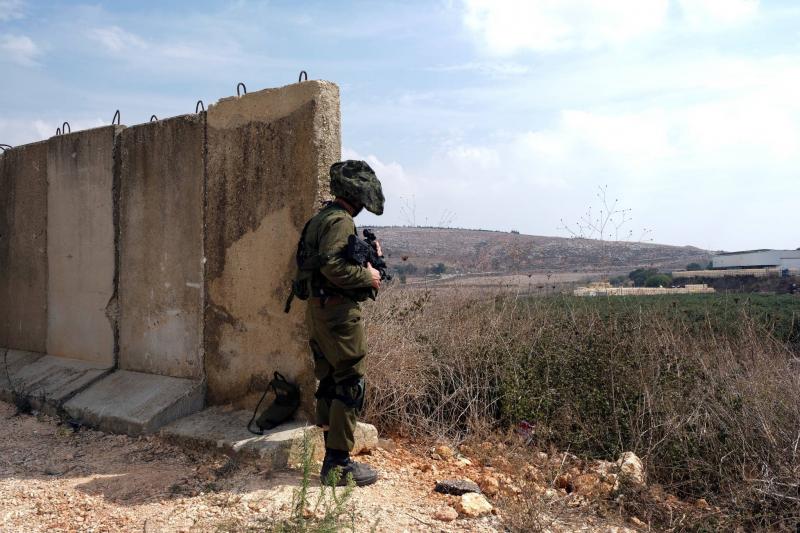Israeli Army Continues Bombardment of Southern Towns on New Year's Eve