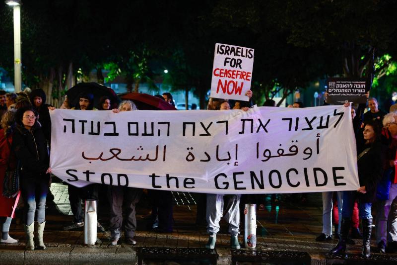 Hebrew Press Reaction to Hamas' Response