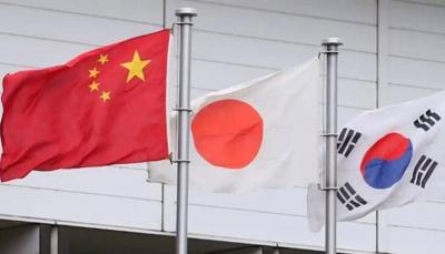 Chinese and Japanese Prime Ministers in Seoul for Triangular Summit