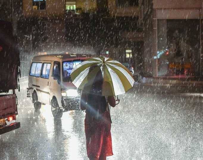 Weather Update: Low Atmospheric Pressure with Heavy Rain Expected on Monday