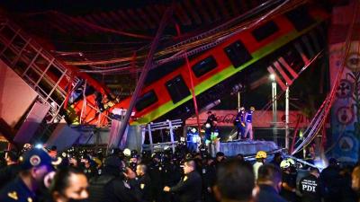 # Terrifying Moments as Theater Collapses in Mexico (Video)