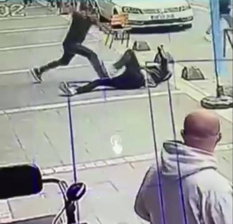 Turkish Man Attacks Rival with Hammer in Street