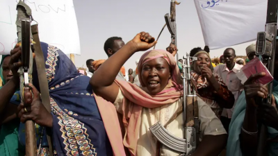 After the Increase in Rape Cases: The Sudanese Army Trains Women to Use Weapons