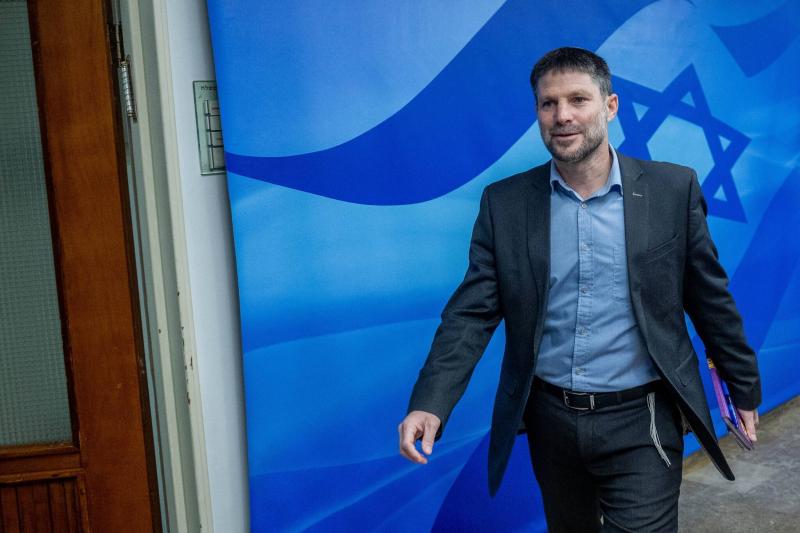 Israeli Minister Calls for Security Zones Around West Bank Settlements