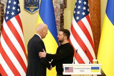 Biden Meets Zelensky in Paris and Pledges Support for Ukraine
