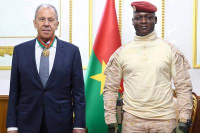 Video: Burkina Faso President Awards Lavrov with Highest Honor